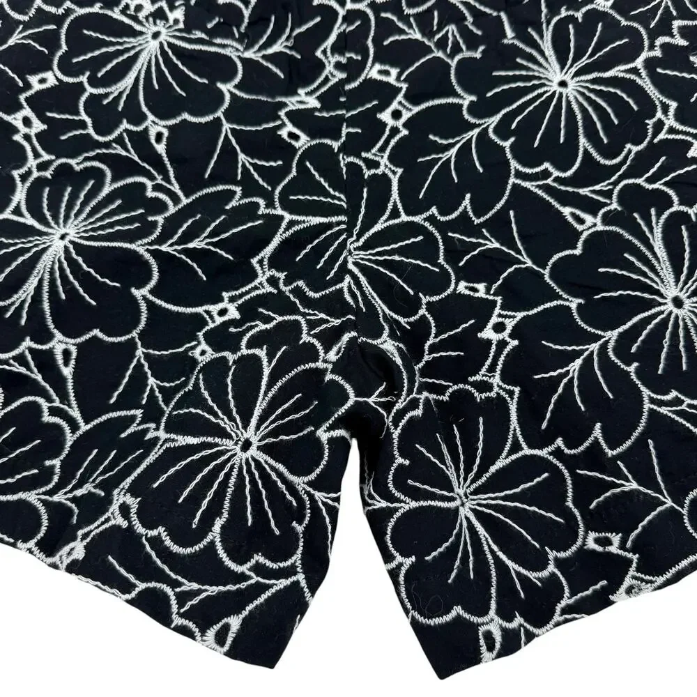 Tahari Black White Embroidered Floral High Rise Shorts Size 2